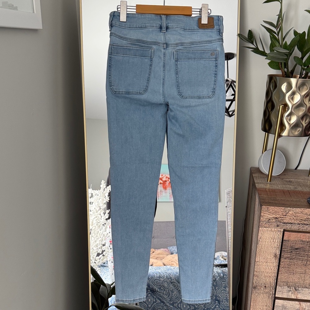 American Eagle Light Wash Jeggings - Picture 3 of 6